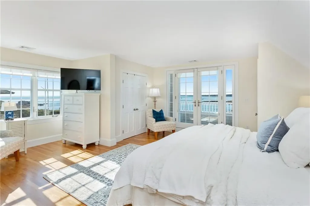 591 Ocean Avenue Newport RI 02840