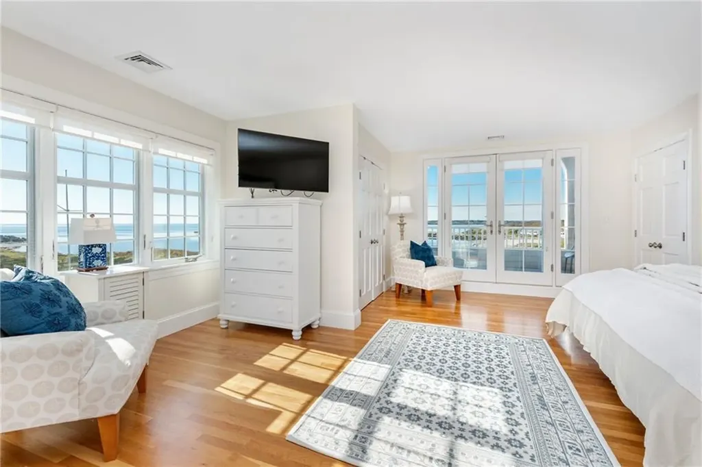 591 Ocean Avenue Newport RI 02840