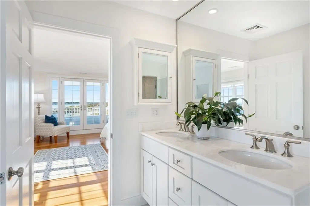 591 Ocean Avenue Newport RI 02840