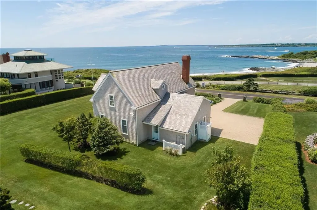 591 Ocean Avenue Newport RI 02840