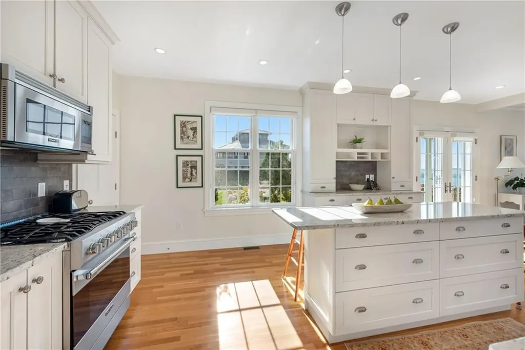 591 Ocean Avenue Newport RI 02840
