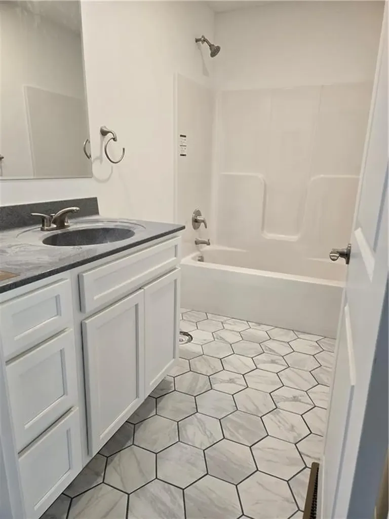 166 Street Louis Avenue Woonsocket RI 02895