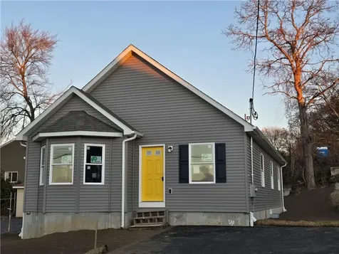 166 Street Louis Avenue Woonsocket RI 02895