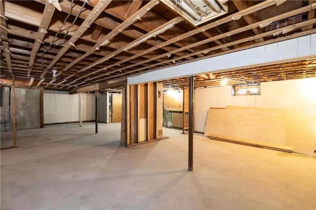 107 Standish Avenue Providence RI 02909