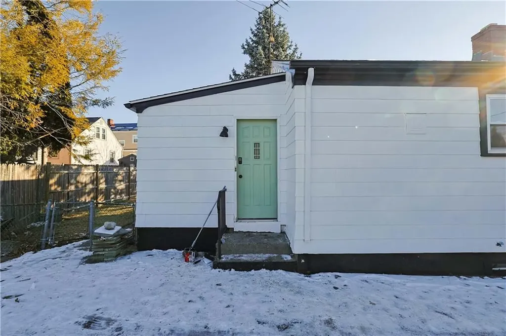 107 Standish Avenue Providence RI 02909