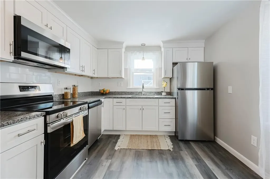 39 Yale Avenue Pawtucket RI 02860
