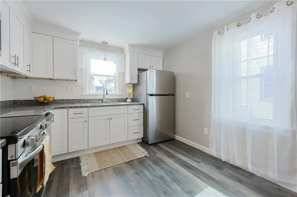 39 Yale Avenue Pawtucket RI 02860