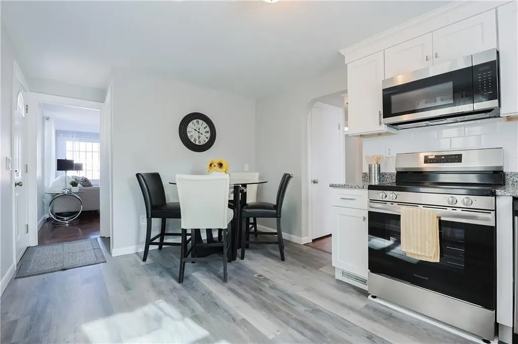 39 Yale Avenue Pawtucket RI 02860
