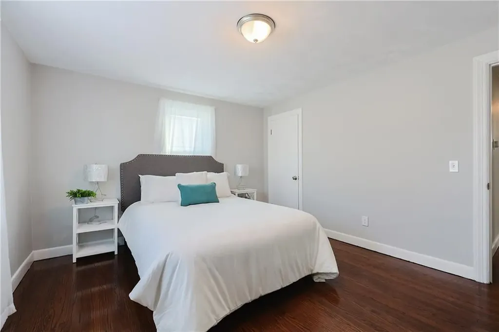 39 Yale Avenue Pawtucket RI 02860