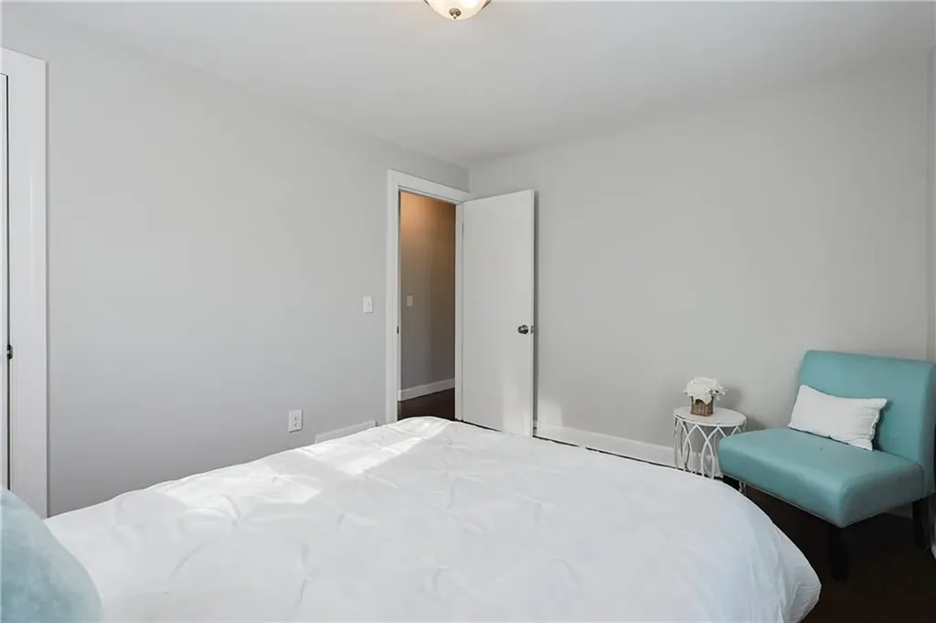 39 Yale Avenue Pawtucket RI 02860