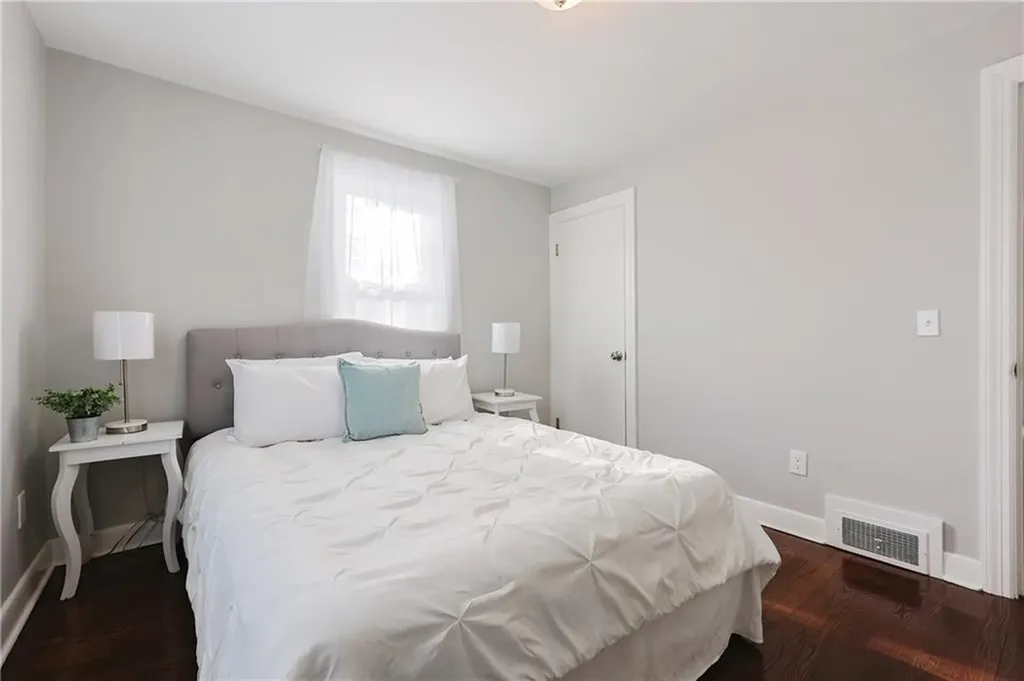 39 Yale Avenue Pawtucket RI 02860
