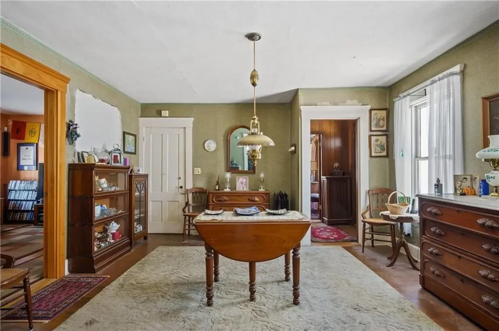 2202 Scituate Avenue Cranston RI 02921