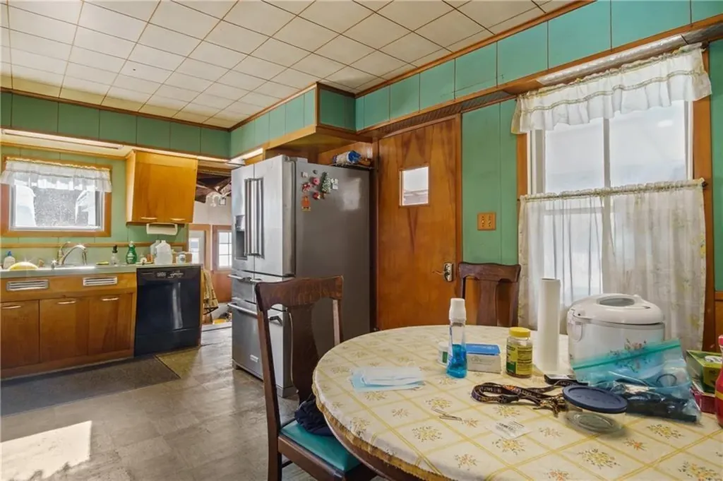 2202 Scituate Avenue Cranston RI 02921