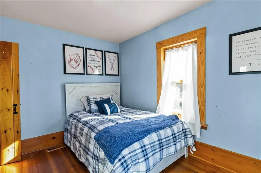 12 Mount Avenue Lincoln RI 02865