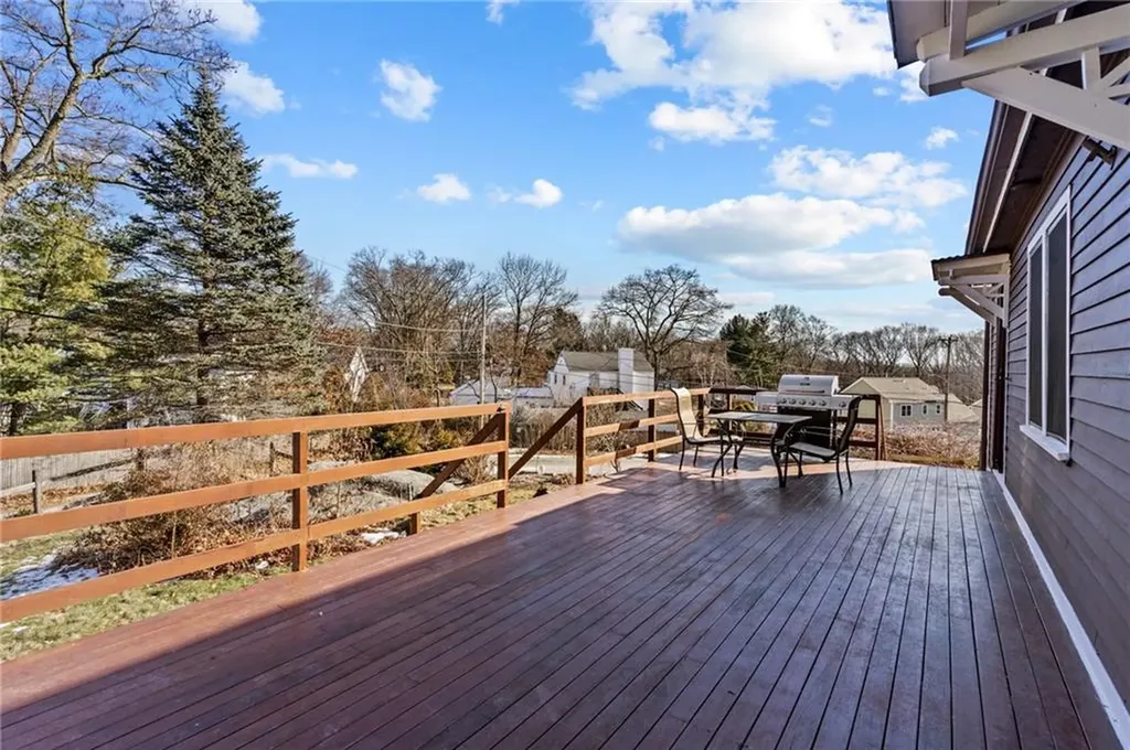 12 Mount Avenue Lincoln RI 02865