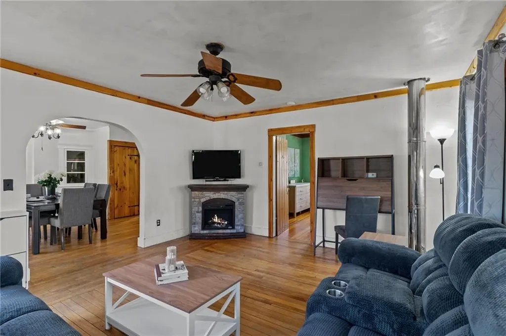 12 Mount Avenue Lincoln RI 02865