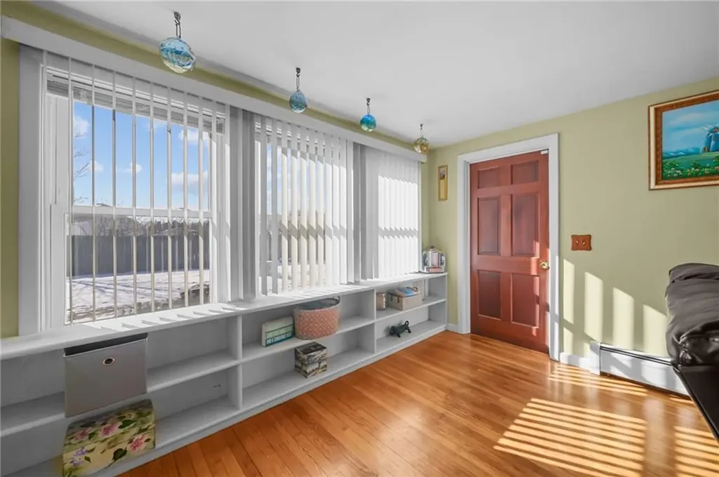 136 Vineyard Road Warwick RI 02889