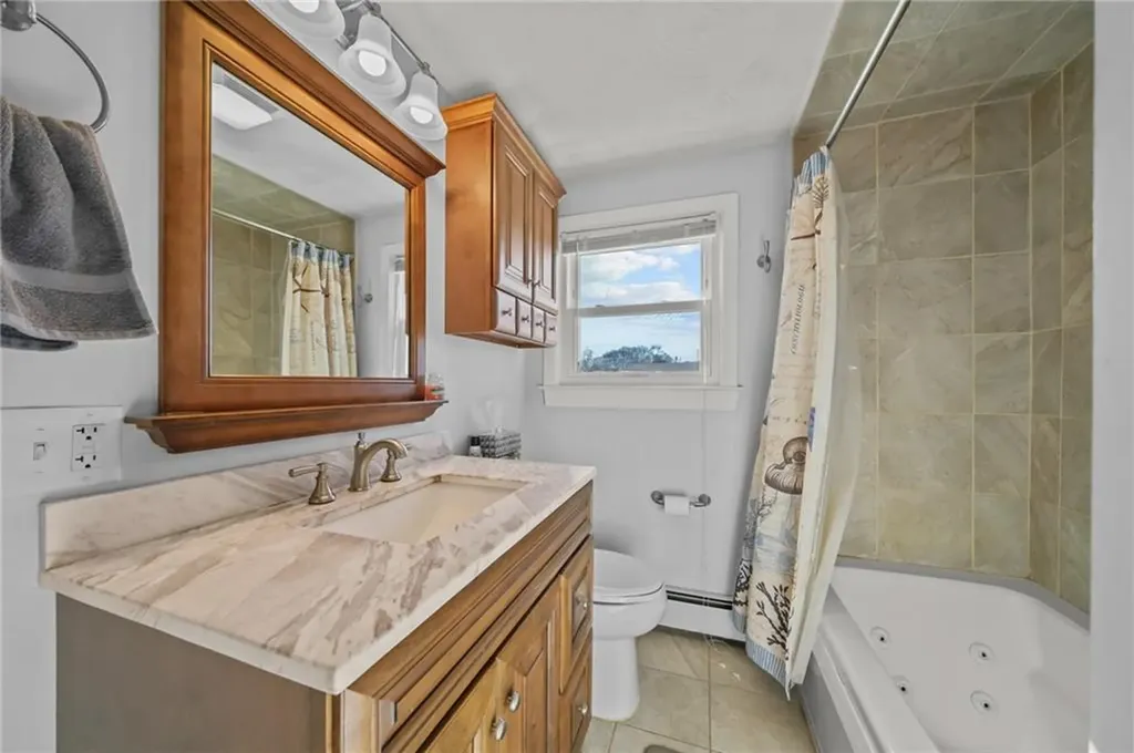 136 Vineyard Road Warwick RI 02889