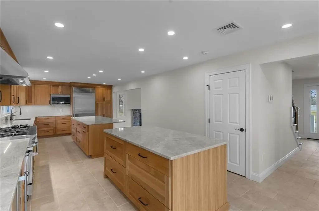 46 Country View Drive Cranston RI 02921