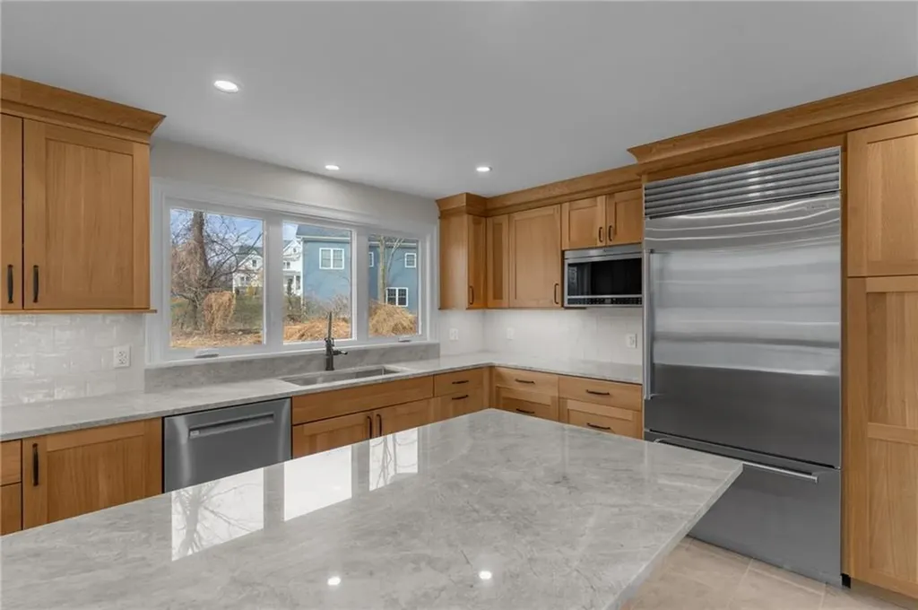 46 Country View Drive Cranston RI 02921