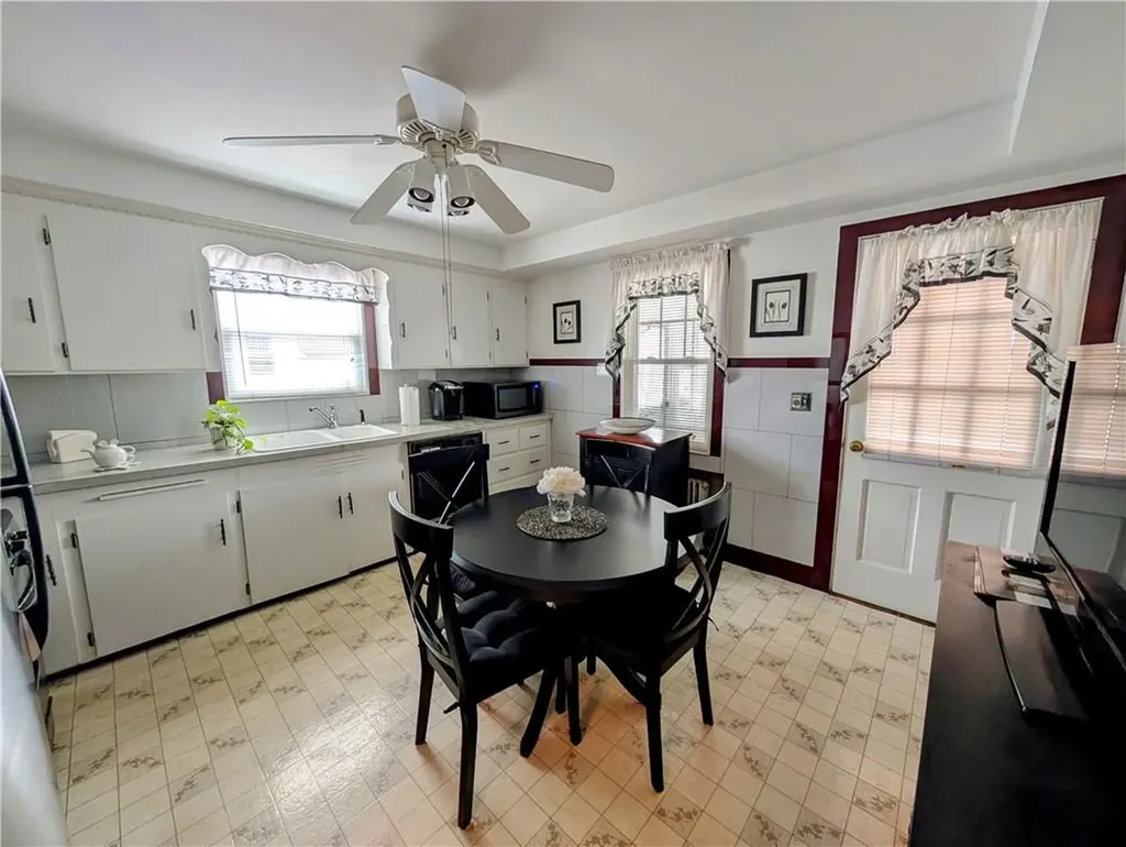 152 Sandringham Avenue Providence RI 02908