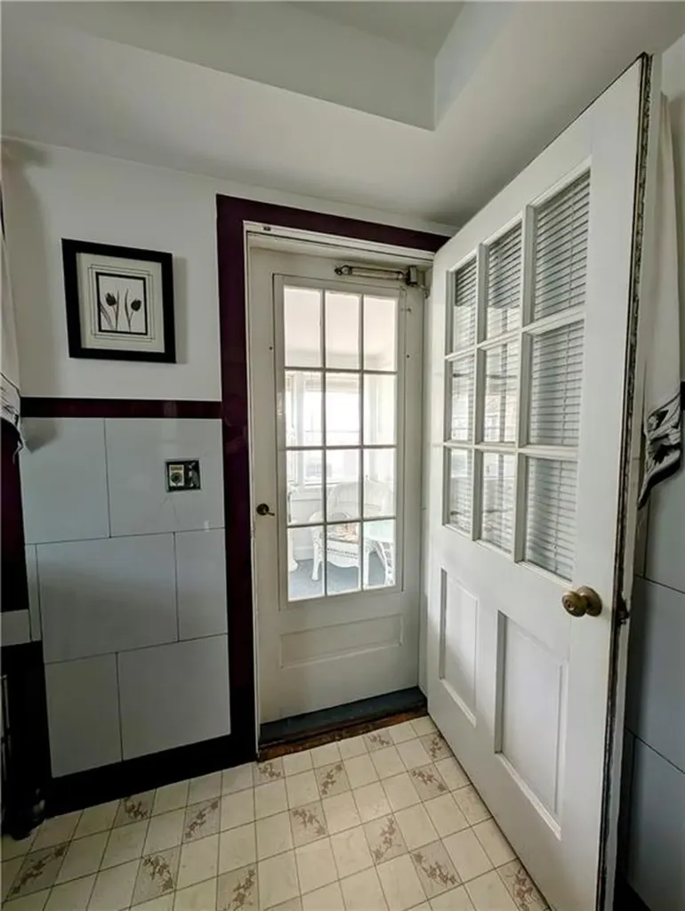152 Sandringham Avenue Providence RI 02908