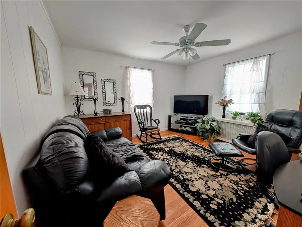 152 Sandringham Avenue Providence RI 02908