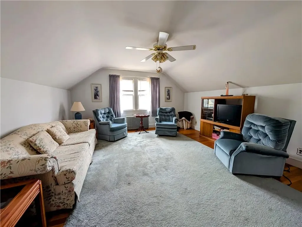 152 Sandringham Avenue Providence RI 02908