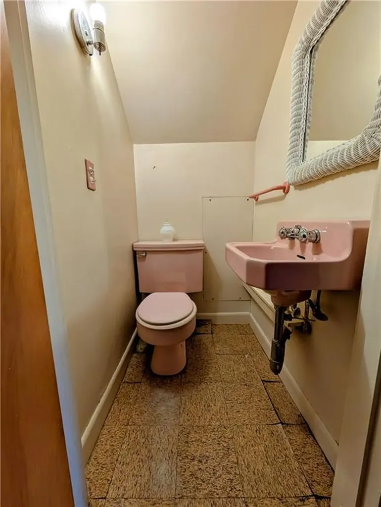 152 Sandringham Avenue Providence RI 02908