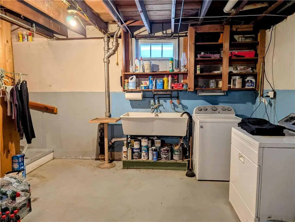 152 Sandringham Avenue Providence RI 02908