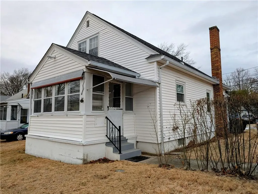 152 Sandringham Avenue Providence RI 02908