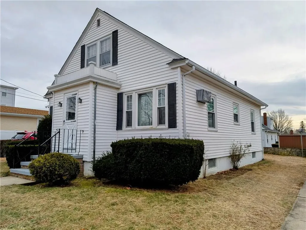 152 Sandringham Avenue Providence RI 02908