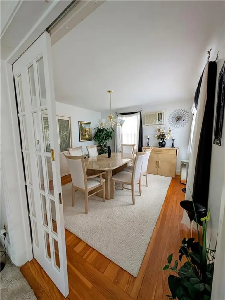 152 Sandringham Avenue Providence RI 02908