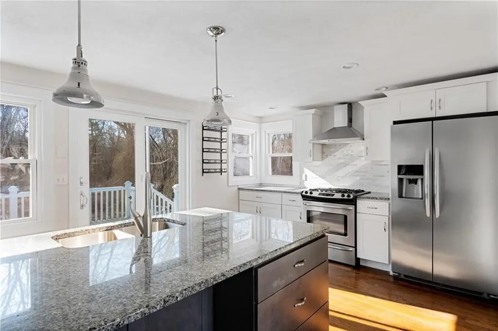 188 Brookwood Road Warwick RI 02889
