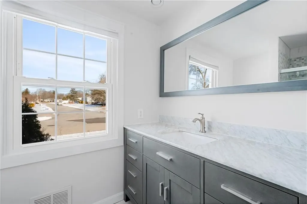 188 Brookwood Road Warwick RI 02889