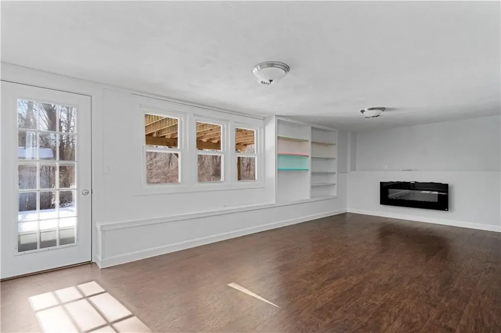 188 Brookwood Road Warwick RI 02889