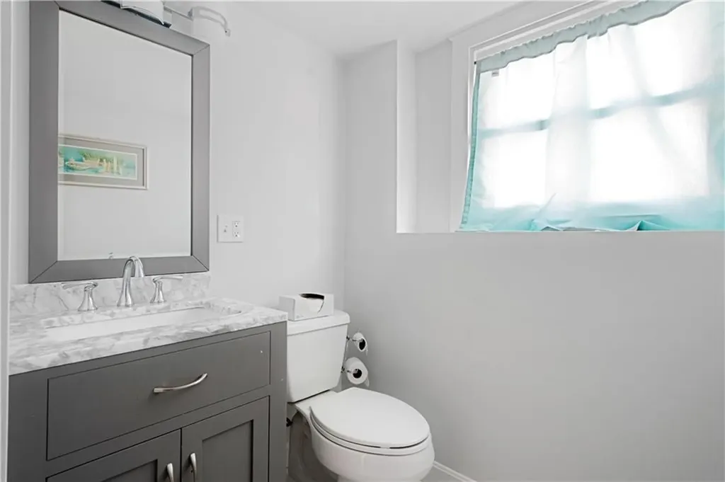 188 Brookwood Road Warwick RI 02889