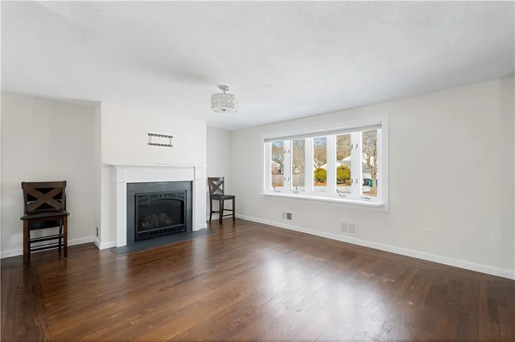 188 Brookwood Road Warwick RI 02889