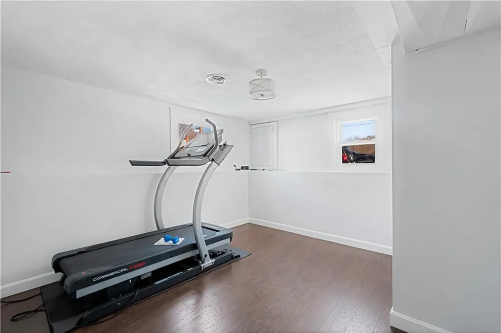 188 Brookwood Road Warwick RI 02889