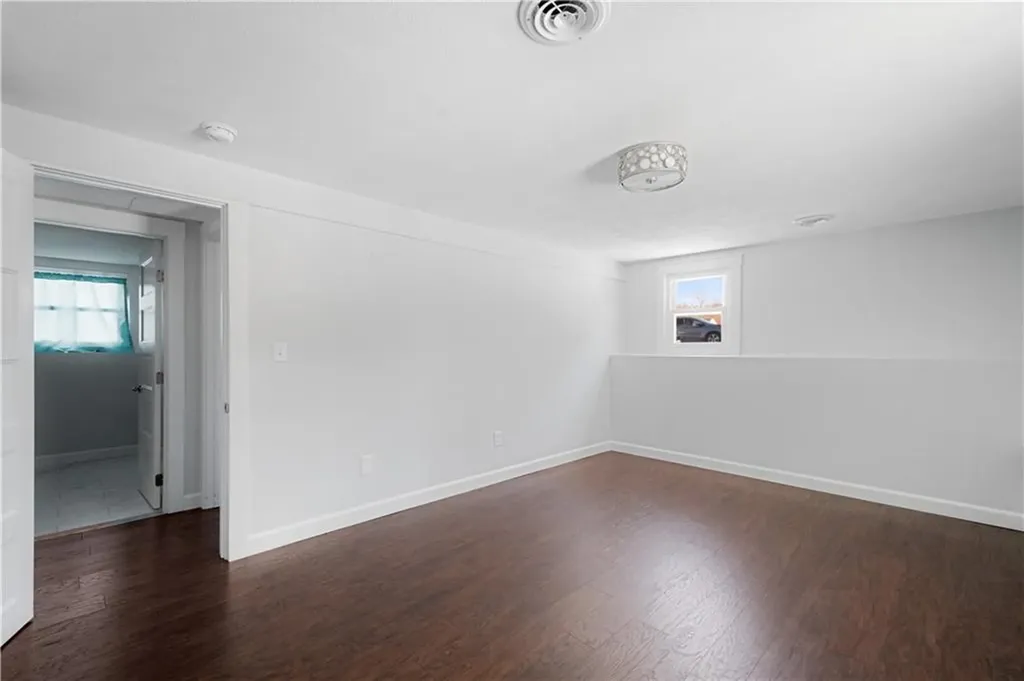 188 Brookwood Road Warwick RI 02889
