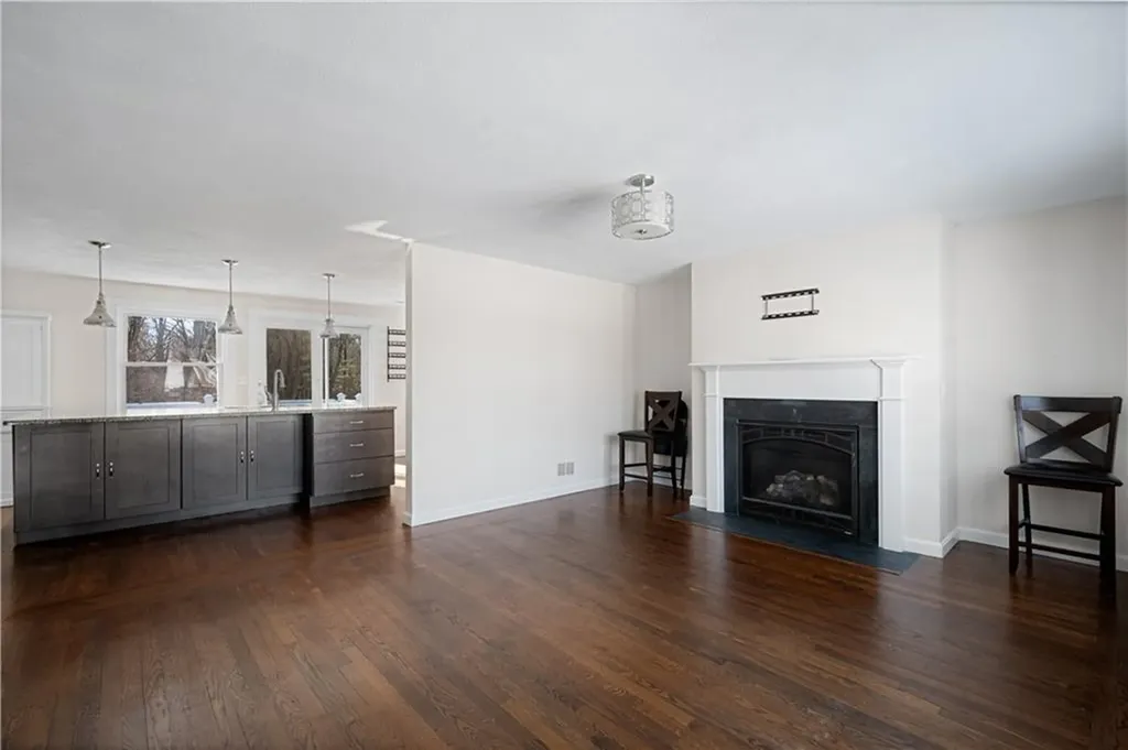 188 Brookwood Road Warwick RI 02889