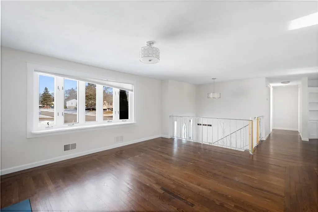 188 Brookwood Road Warwick RI 02889