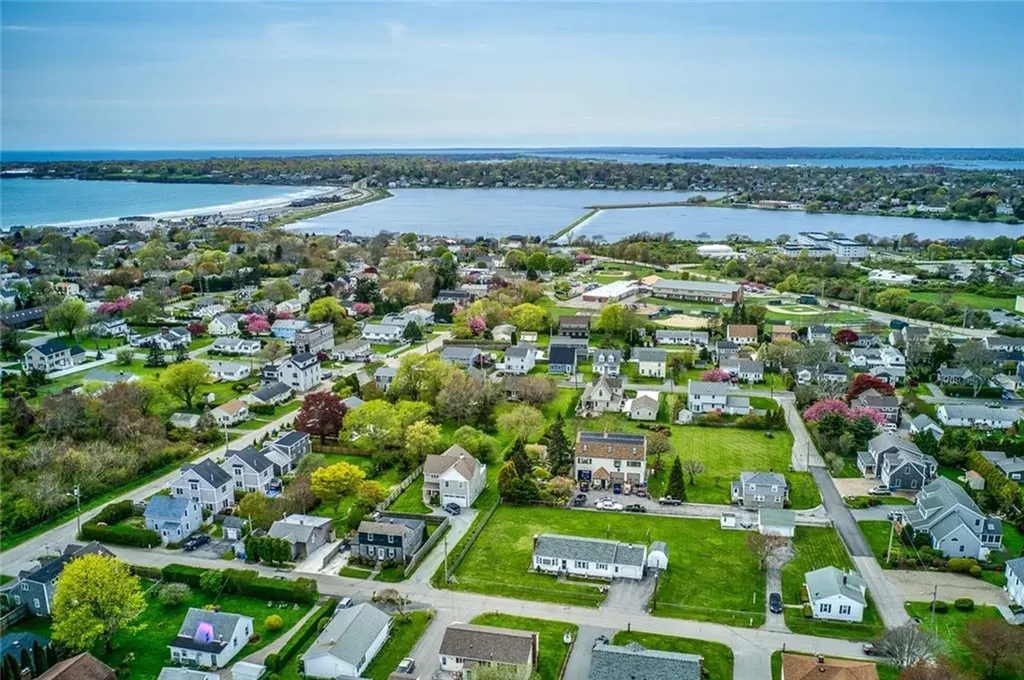 40 Draper Avenue Middletown RI 02842