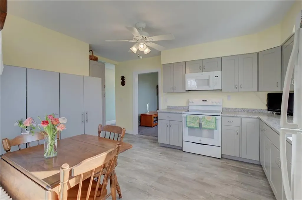 40 Draper Avenue Middletown RI 02842