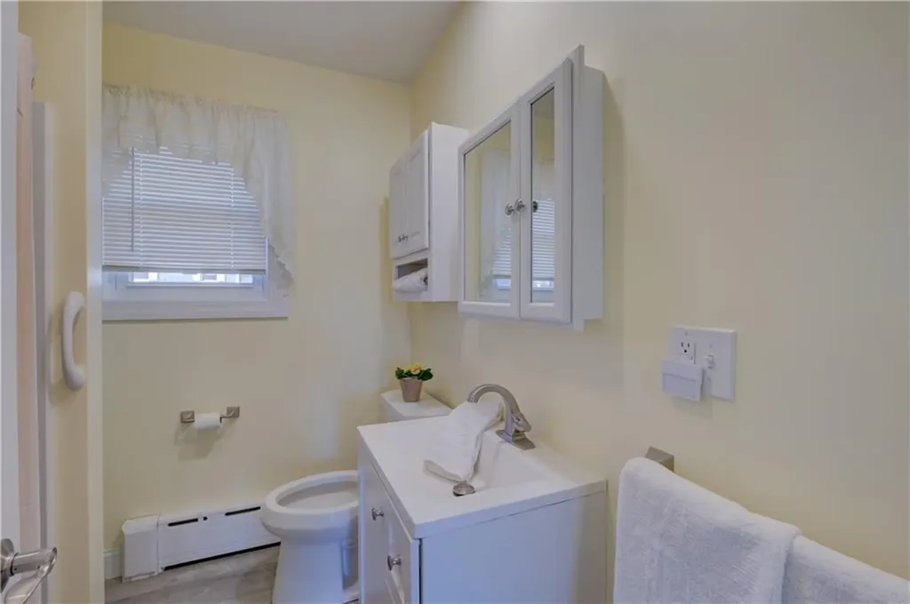 40 Draper Avenue Middletown RI 02842