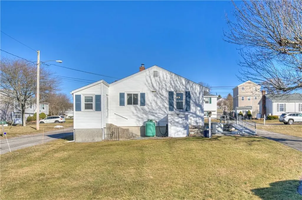 40 Draper Avenue Middletown RI 02842