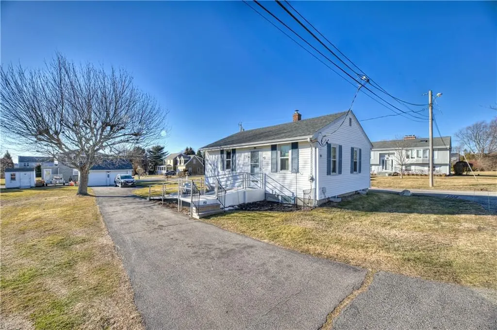 40 Draper Avenue Middletown RI 02842