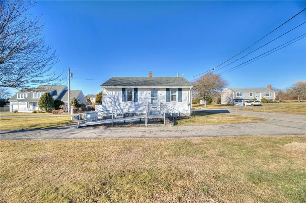 40 Draper Avenue Middletown RI 02842