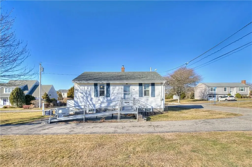 40 Draper Avenue Middletown RI 02842