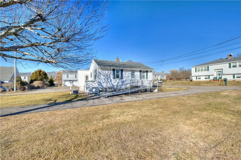 40 Draper Avenue Middletown RI 02842